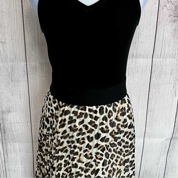 𝅺WOMEN’S DKNY leopard maxi shirt, XS - Picture 2 of 5